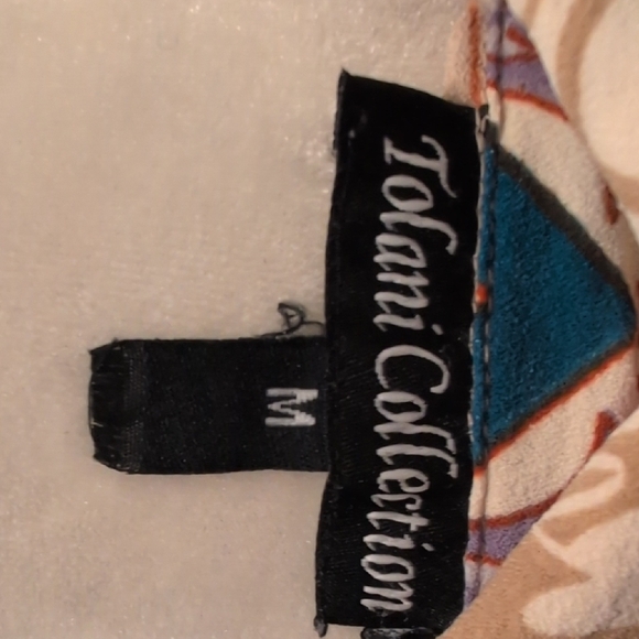 Multicolor Patterned Button-Up Shirt - Picture 7 of 11